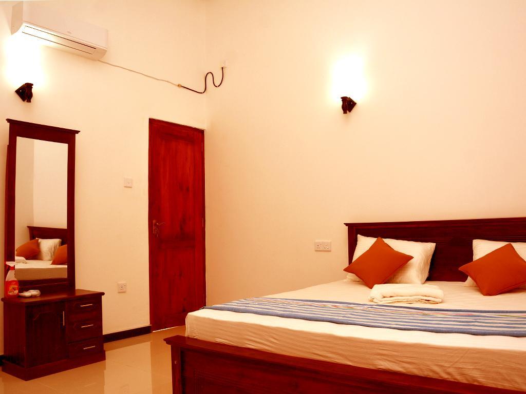 Reshani Guest House Negombo Exterior foto